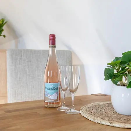 Haus Hoch Am Wind 7 * Бюзум