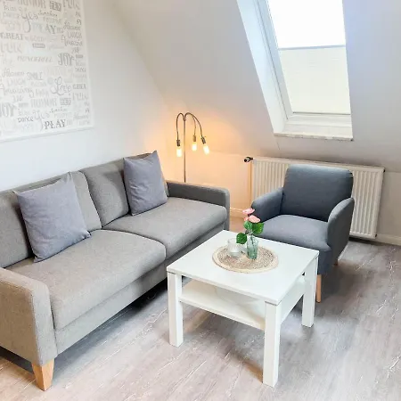 Haus Hoch Am Wind 7 比苏姆